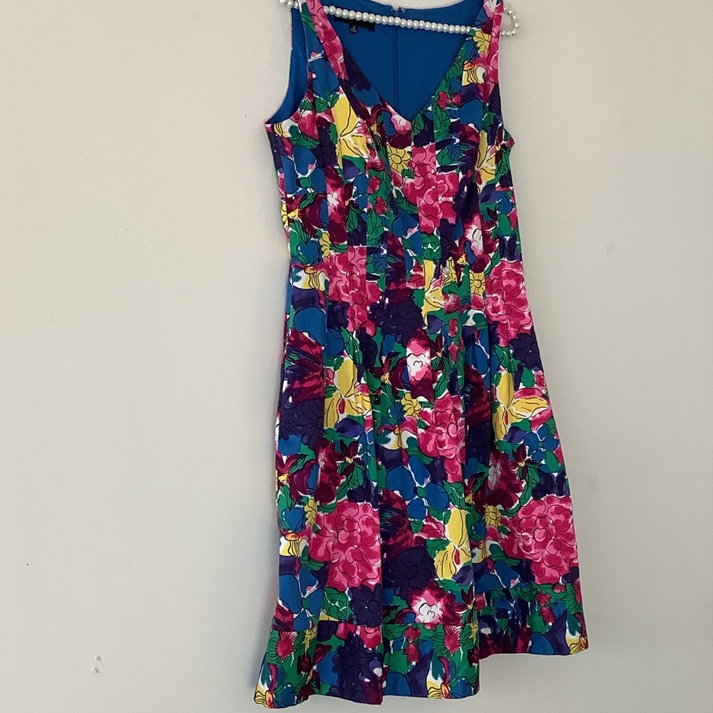 Jones New York Colorful Floral Short Sleeve Cotton Dress Pleated Bottom Pockets